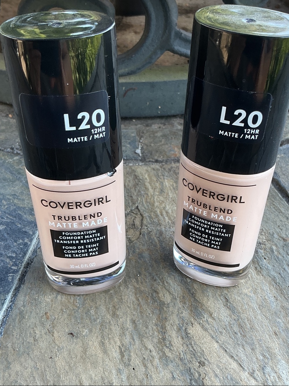 COVERGIRL TruBlend Matte Made Foundation L20 Light Nude - 2 Bottles - New